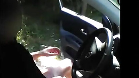 Comendo o cu gostoso do motorista dentro do carro escondido