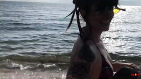 xvideos de de putas safada tatuada dando a buceta na praia