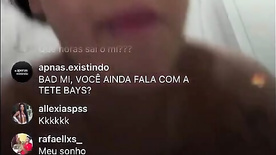 Mc Mirella filma a xoxota durante live do instagram