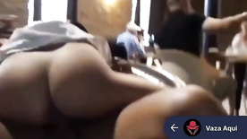 Sexo na cafeteria, casal flagrado fudendo na cafeteria na frente dos clientes