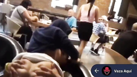 Sexo na cafeteria, casal flagrado fudendo na cafeteria na frente dos clientes