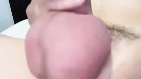 Rapaz de pau duro se masturbando gostoso na webcam