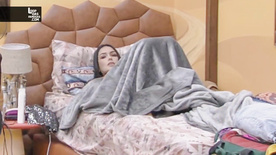 Participante Larissa BBB23 mostrando a buceta ao vivo no Big Brother Brasil 2023