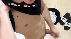 porno sex garoto novo tocando uma punheta gostosa ate gozar