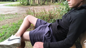 porno gay sex menino tocando punheta ao ar livre no meio do mato