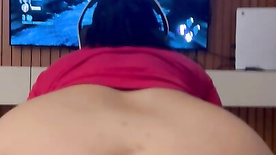 Casal Nerd, esposa fodendo com o marido enquanto joga vídeo game