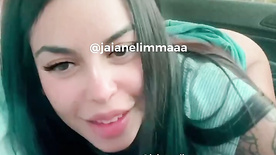 Jaiane Limma fazendo um boquete molhado dentro do carro