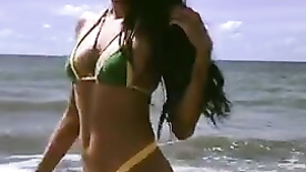 Vitoria ninfeta modelo do recife na praia