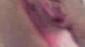 Vídeo de novinha masturbando a bucetinha vazado pelo namorado