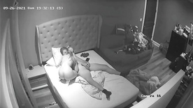 Câmera escondida em hotel filmou casal de novinhos fodendo