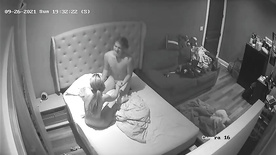 Câmera escondida em hotel filmou casal de novinhos fodendo