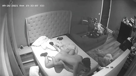 Câmera escondida em hotel filmou casal de novinhos fodendo