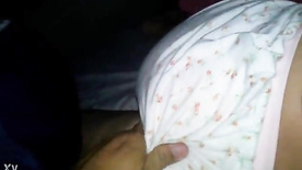 Roçando o pau na bunda da minha amiga novinha dormindo de calcinha