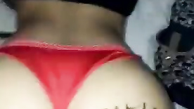 Puta safada metendo com sua calcinha vermelha sexy