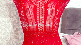 Claudinha Hot mostrando a buceta em um vestido vermelho transparente