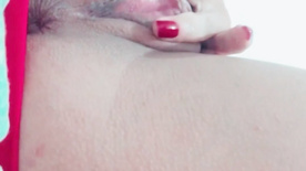 Nathália Ramonny pelada masturbando sua bucetinha lisinha e molhada