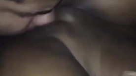 Chupando a buceta molhada da morena com tesão no sexo oral