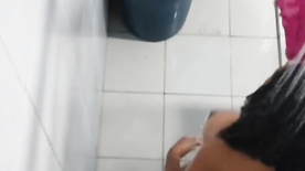 Puta Vazada no Banho