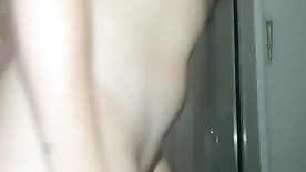 Vídeo do privacy gratis da Iza Santana loirinha pelada mostrando a buceta