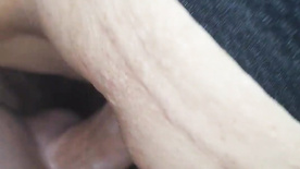 Video caseiro filmando a bucetinha gozando no sexo sem camisinha