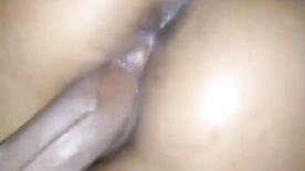 Safada da buceta molhada fazendo sexo sem camisinha com roludo