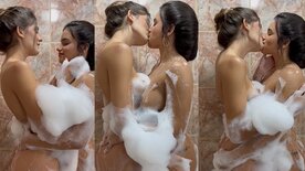 Tassiaraujo pelada tomando banho e beijando sua amiga novinha
