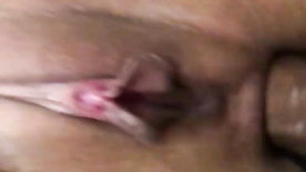 Vídeo de sexo anal com o safado comendo o cu da morena