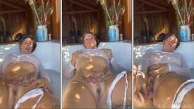 Vanessa Freitas se masturbando molhadinha na banheira