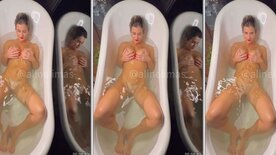 Aline Limas banho de banheira peladinha agarrada nos peitos