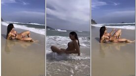 Mulher Melão se exibindo pelada em publico na praia