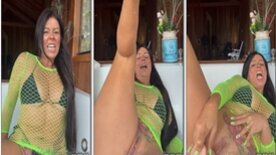 Vanessa Freitas Milf se masturbando muito gostoso na varanda de casa