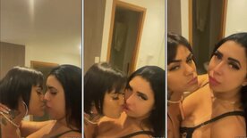 Pornô lésbico Dessa Delle beijos e amassos com amiga gostosa