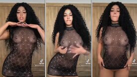 Video tiktok Mirian Gabriela dançando com vestidinho transparente