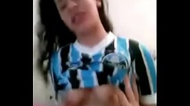 Video de sexo caseiro com a novinha tarada gemendo em foda gostosa