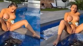 Iamamilechera Onlyfans grátis pelada masturbando a buceta na piscina