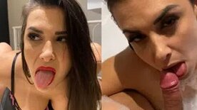 Jessica Sampaio boqueteira safada chupando e metendo no banheiro