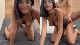 Taina Lopes Onlyfans fodendo de quatro e gozando na pica sexo c legenda