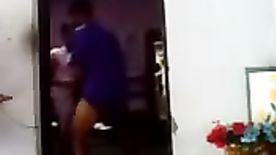 Fodeu a mulher do pastor no quarto nos fundos da igreja