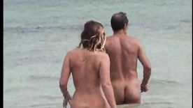 Filmando as bucetas das coras na praia de nudismo