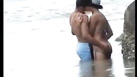 Casal Transando Na Praia De Santa Catarina