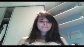 Moreninha safada pelada de frente a webcam