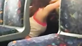 Caiu na net flagras das lésbicas realizando fetiche sexual no ônibus